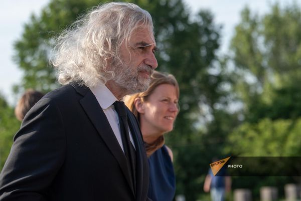 Гости на ковровой дорожке 21-го Международного кинофестиваля "Золотой абрикос". - Sputnik Армения