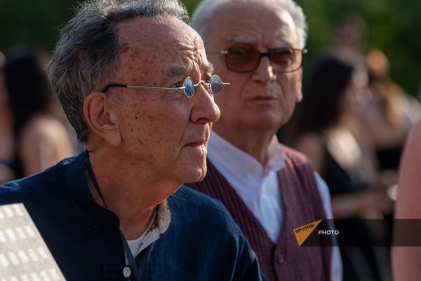 Гости на ковровой дорожке 21-го Международного кинофестиваля "Золотой абрикос". - Sputnik Армения