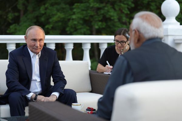Президент РФ Владимир Путин и премьер-министр Индии Нарендра Моди во время встречи в резиденции Ново-Огарево - Sputnik Армения