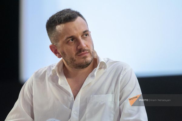 Художественный руководитель и директор "Золотого абрикоса" Карен Аветисян - Sputnik Армения
