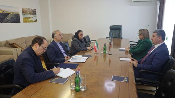 Министр территориального управления и инфраструктуры Гнел Саносян принял Чрезвычайного и Полномочного Посла Исламской Республики Иран Мехди Собхани (10 июля 2024). Ереван - Sputnik Армения