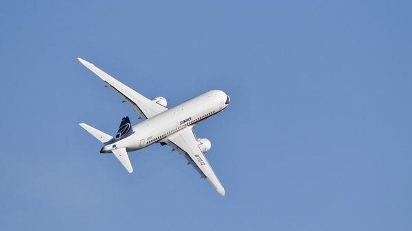 Самолет Сухой Суперджет SSJ100  - Sputnik Армения