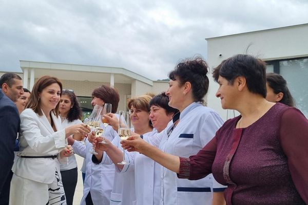 Министр здравоохранения Анаит Аванесян присутствовала на открытии медицинского центра в селе Дсех (15 июля 2024). Лори - Sputnik Армения