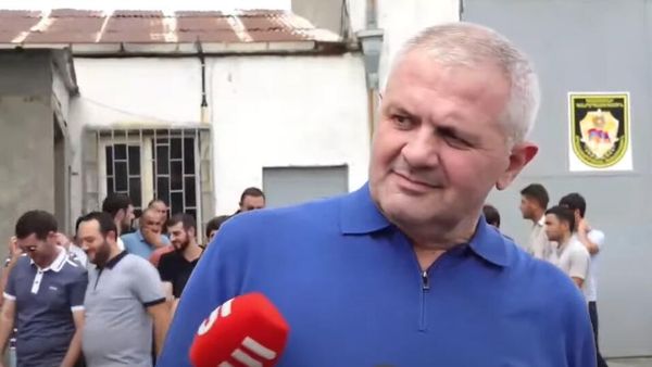 Мамикон Асланян освобожден из колонии Вардашен после 2,7 лет заключения (16 июля 2024). Еревaн - Sputnik Армения