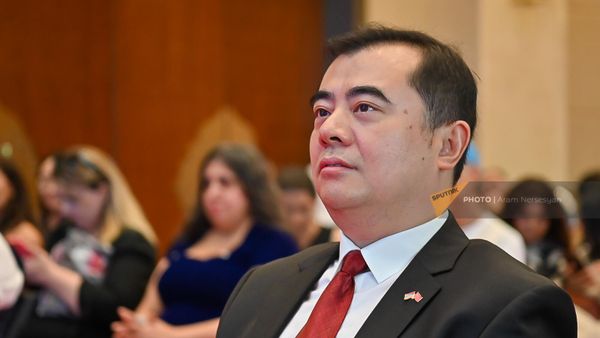 Временный поверенный в делах Китая в Армении Мин Чэнь во время приема для СМИ в посольстве КНР в РА (18 июля 2024). Еревaн - Sputnik Армения