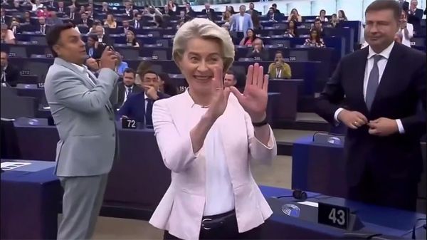 Урсула фон дер Ляйен переизбрана на пост главы ЕК - Sputnik Армения
