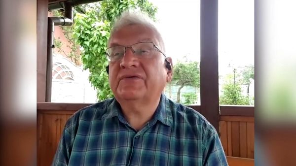 Безвизовый режим, предоставляемый друзьям Евросоюза —  морковка, которую вешают перед жителями этих стран - Sputnik Армения