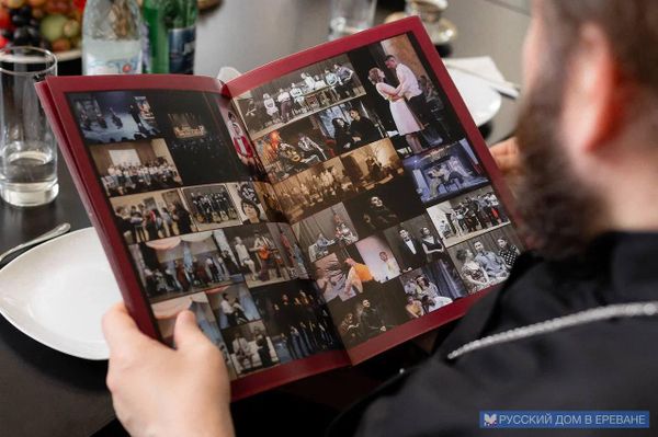 Временный управляющий Ереванско-Армянской епархией, архиепископ Подольский и Люберецкий Аксий посетил представительство Россотрудничества в Армении Временный управляющий Ереванско-Армянской епархией, архиепископ Подольский и Люберецкий Аксий посетил представительство Россотрудничества в Армении - Sputnik Армения