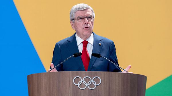 Президент МОК Томас Бах выступает во время начала 142-й сессии МОК на летних Олимпийских играх 2024 года (23 июля 2024). Париж - Sputnik Армения