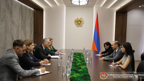 Արմեն Գրիգորյանը հանդիպում է ունեցել Լուիս Բոնոյի հետ - Sputnik Արմենիա