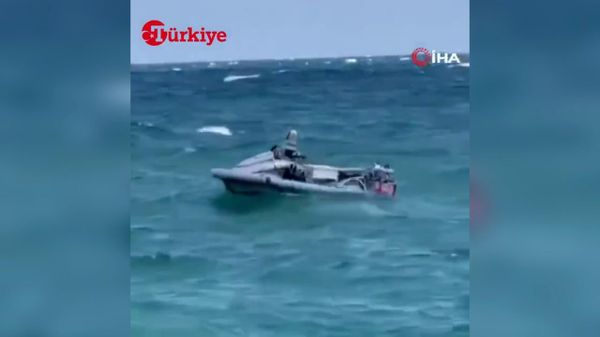 Беспилотный водный был обнаружен на побережье Чаталджа в Стамбуле, Турция - Sputnik Армения