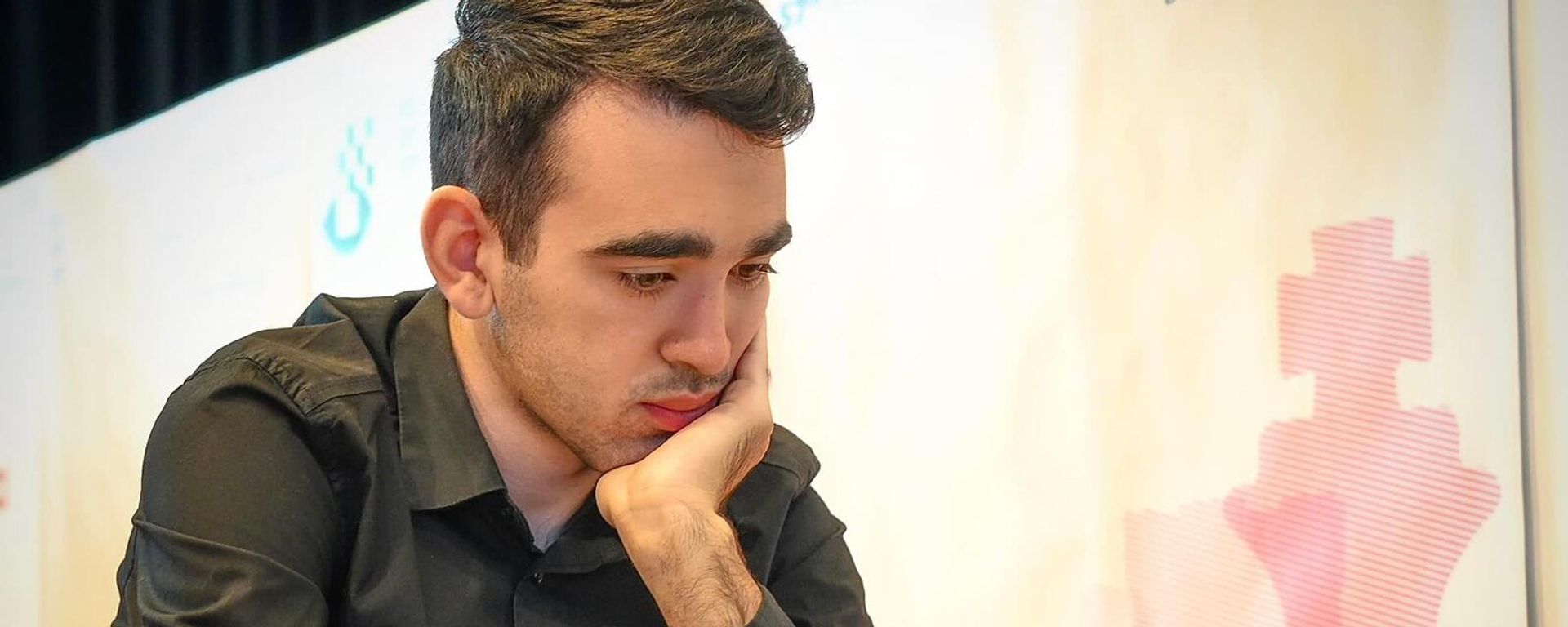 Гроссмейстер Айк Мартиросян на Международном шахматном турнире Biel Chess Festival 2024 - Sputnik Армения, 1920, 01.01.2025