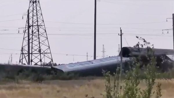 Пассажирский поезд сошел с рельсов в Волгоградской области - Sputnik Армения