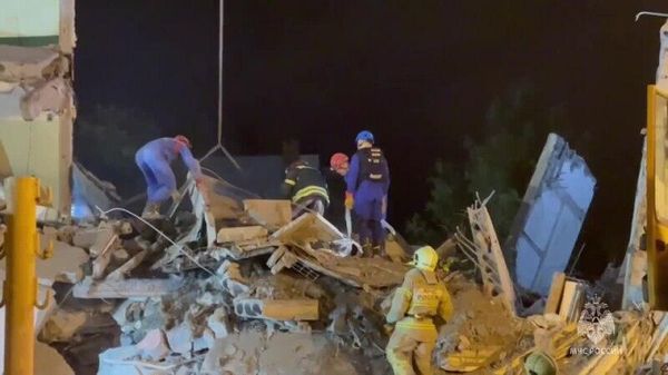 Спасатели МЧС России извлекли из-под завалов в Нижнем Тагиле ещё одного погибшего - Sputnik Армения