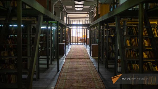 Стеллажи с книгами - Sputnik Армения