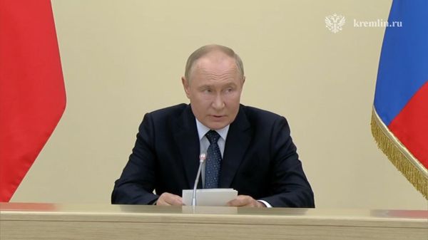 Киев предпринял очередную масштабную провокацию в Курской области — Путин на встрече с кабмином - Sputnik Армения