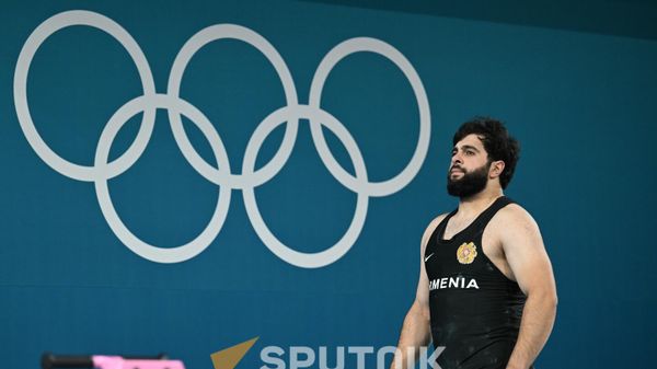 Гарик Карапетян принимает участие в соревнованиях по тяжелой атлетике среди мужчин (102кг) на Олимпийских играх 2024 года (10 августа 2024). Париж - Sputnik Армения