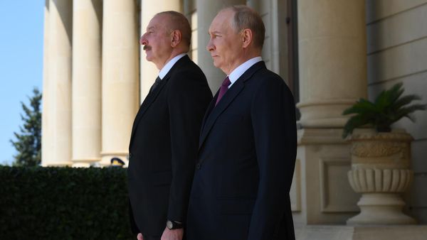 Президенты РФ и Азербайджана Владимир Путин и Ильхам Алиев во время встречи (19 августа 2024). Баку - Sputnik Армения