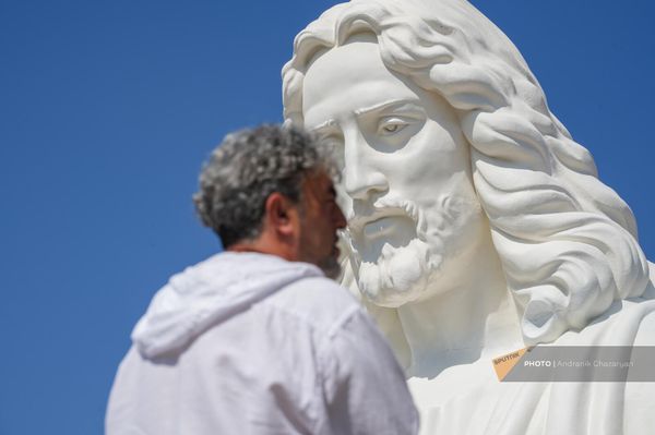 Скульптор статуи Иисуса Христа Армен Самвелян Скульптор статуи Иисуса Христа Армен Самвелян - Sputnik Армения