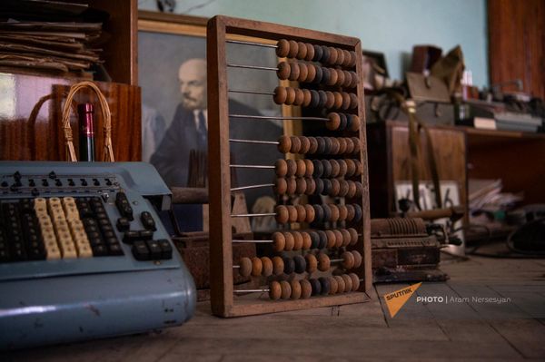 Счеты времен СССР Ехегнадзорской трикотажной и перчаточной фабрики Счеты времен СССР Ехегнадзорской трикотажной и перчаточной фабрики - Sputnik Армения