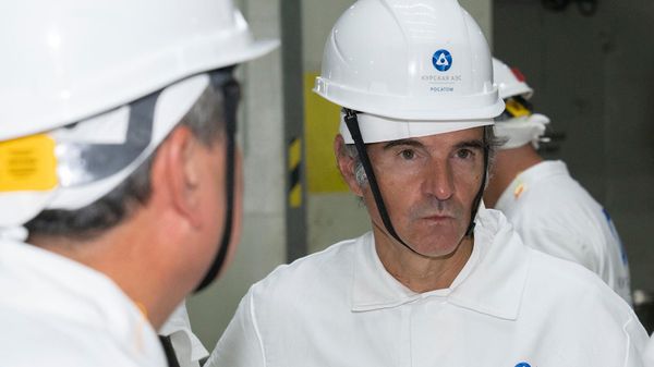 Генеральный директор МАГАТЭ Рафаэль Гросси во время посещения одного из энергоблоков Курской АЭС (27 августа 2024). Курчатов - Sputnik Армения