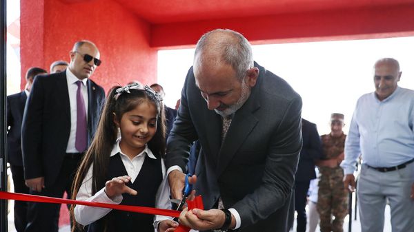 Փաշինյանը Կիրանցի դպրոցում - Sputnik Արմենիա