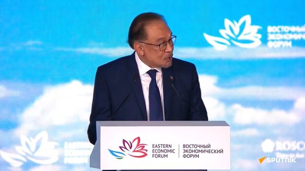 Премьер Малайзии поблагодарил Путина за приглашение на ВЭФ и поздоровался на русском - Sputnik Армения