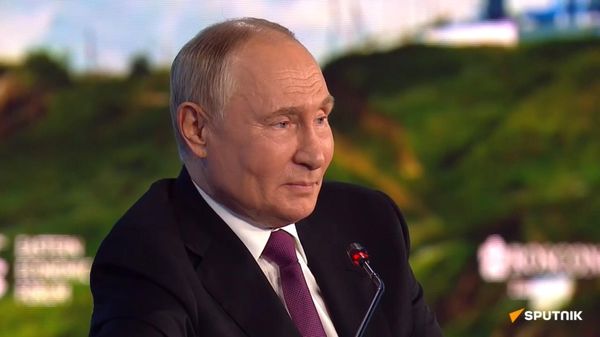 Если так с Дуровым поступают, то надо и других закрывать — Путин - Sputnik Армения