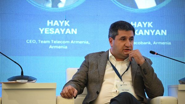 Генеральный директор Team Telecom Armenia Айк Есаян на панельной дискуссии Цифровая общественная инфраструктура: обсуждение передового опыта для глобального блага в рамках Международного форума Ереванский диалог (10 сентября 2024). Еревaн - Sputnik Армения
