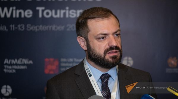 Министр экономики Геворк Папоян на 8-й Всемирной конференции винного туризма (12 сентября 2024). Ереван - Sputnik Армения