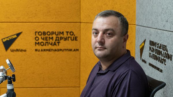 Депутат НС Давид Галстян в гостях радио Sputnik - Sputnik Армения