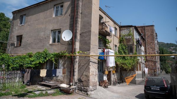 Дом вынужденной переселенки из Арцаха Назан Григорян, который она получила по сертификату - Sputnik Армения