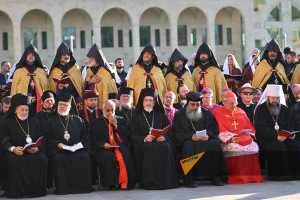 Для участия в церемонии в Армению прибыли священнослужители разных конфессий  - Sputnik Армения
