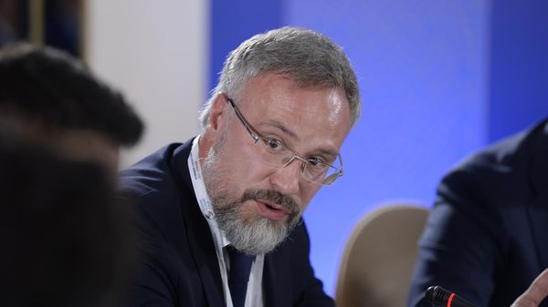 Член Правления – Заместитель Председателя Правления АО АТС Александр Комиссаров во время сессии Перспективы и преимущества участников общего электроэнергетического рынка ЕАЭС при централизованной торговле электрической энергией в рамках ЕЭФ 2024 (30 сентября 2024). Еревaн - Sputnik Армения