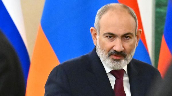 Премьер-министр Армении Никол Пашинян во время встречи с президентом РФ перед заседанием Совета глав государств-участников СНГ (8 октября 2024). Москва - Sputnik Армения