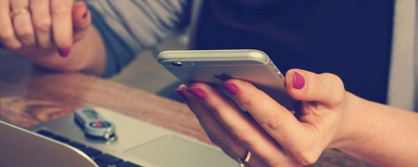 Работа со смартфоном - Sputnik Արմենիա
