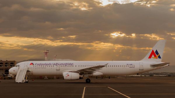 Самолет Armenian Airlines в аэропорту Звартноц - Sputnik Армения