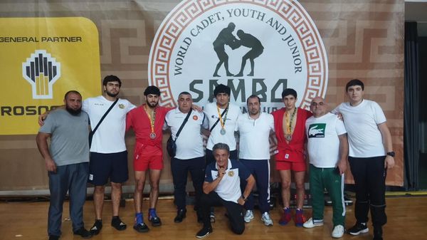 На чемпионате мира по самбо среди подростков, юношей и молодежи в Ларнаке, сборная Армении по самбо завоевала 2 серебряные и 7 бронзовых медалей - Sputnik Армения