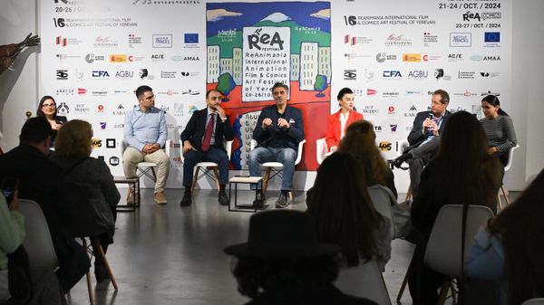 Основатель и директор ReA Fest Вреж Касуни на пресс-конференции (15 октября 2042). Ереван - Sputnik Արմենիա