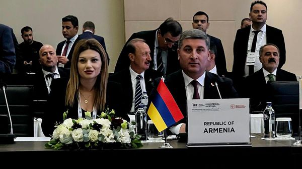 Министр ТУИ Гнел Саносян принял участие во Всемирном конгрессе международной дорожной Федерации (15 октября 2024). Стамбул - Sputnik Армения