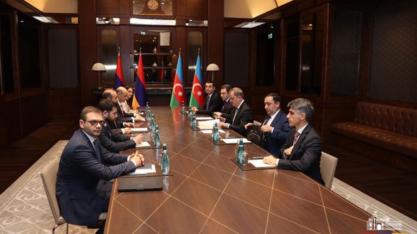 Հայաստանի և Ադրբեջանի ԱԳ նախարարների հանդիպումը Ստամբուլում - Sputnik Արմենիա