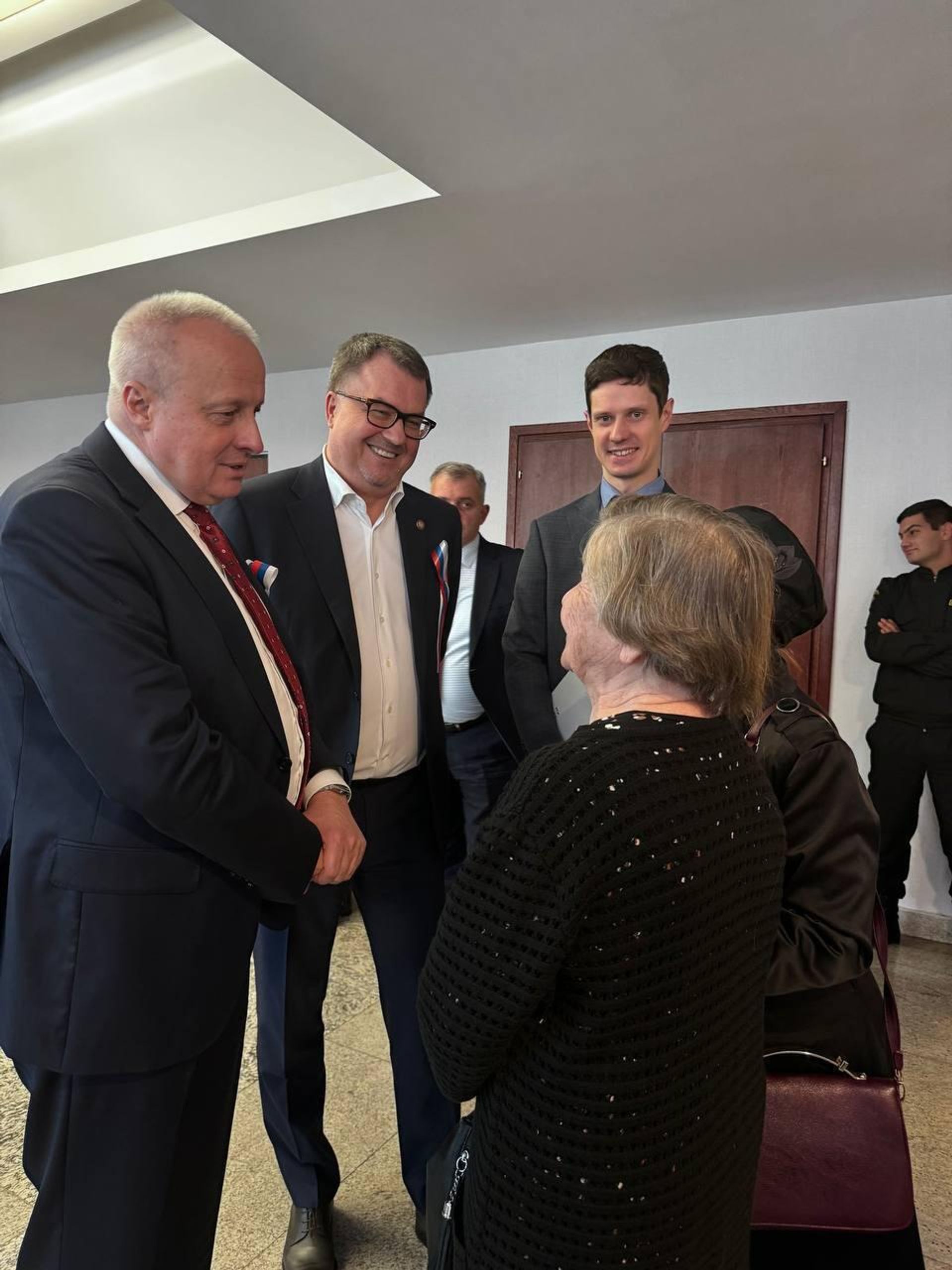 Посол РФ Сергей Копыркин и руководитель Русского дома в Еревaне Вадим Фефилов на XVI Страновой конференции соотечественников (19 октября 2024). Еревaн Посол РФ Сергей Копыркин и руководитель Русского дома в Еревaне Вадим Фефилов на XVI Страновой конференции соотечественников (19 октября 2024). Еревaн - Sputnik Армения, 1920, 19.10.2024