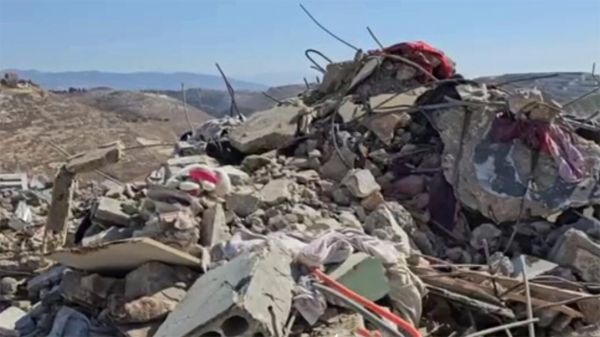 Израильский самолет нанес удар по жилому дому на юге Ливана, где проходили поминки, 19 человек из одной семьи погибли - Sputnik Армения