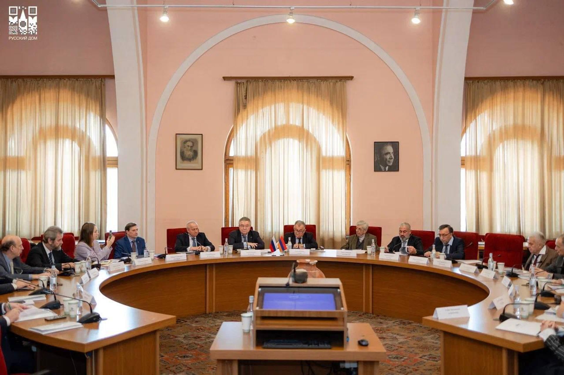 Подписана дорожная карта между Академией Наук Армении и Санкт- Петербургским отделением РАН (24 октября 2024). Еревaн - Sputnik Армения, 1920, 12.11.2024