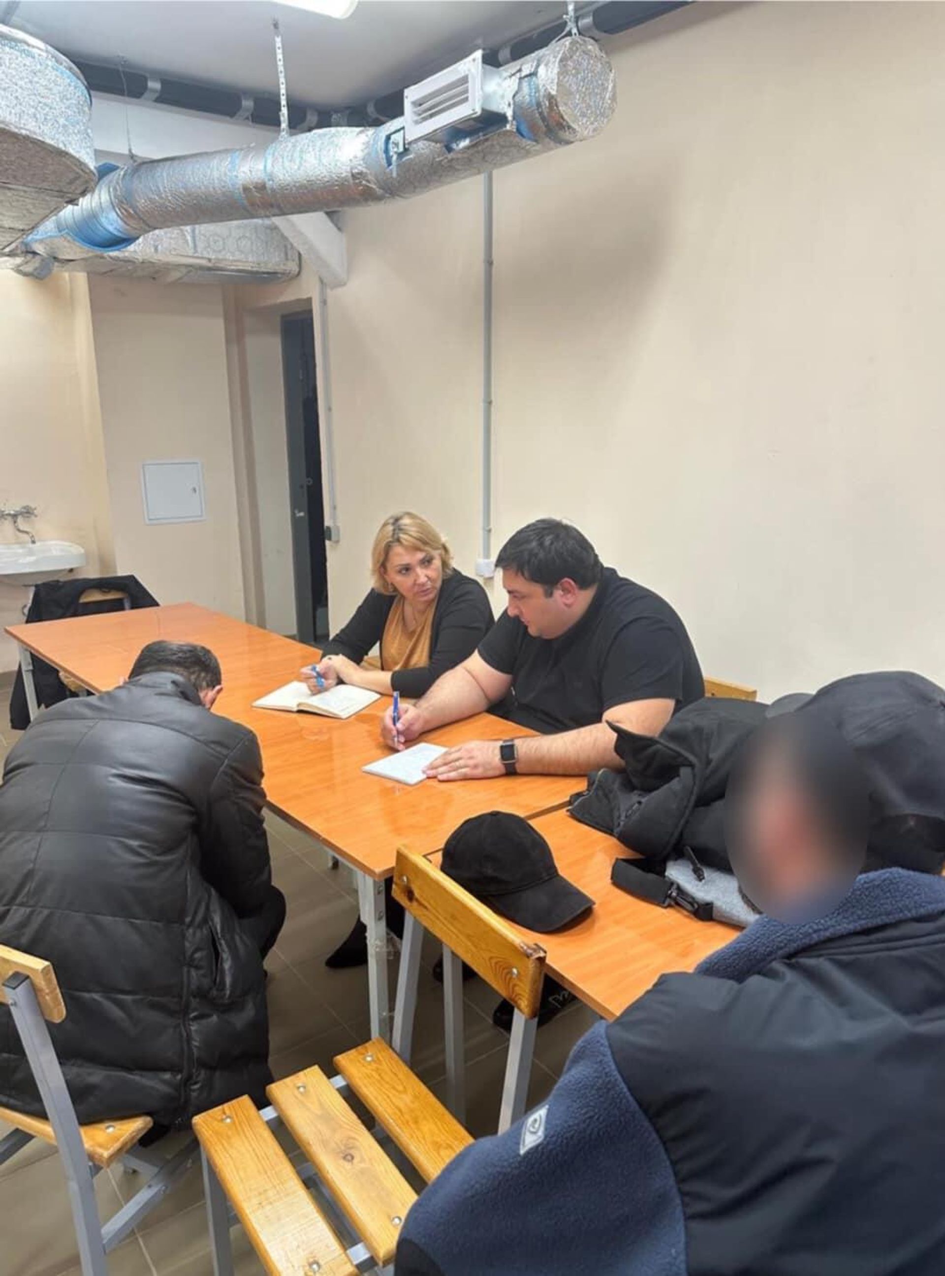 Представители Омбудсмена РА и Уполномоченного по правам человека РФ совершили совместный визит в Центр временного содержания иностранных граждан главного управления МВД РФ (26 октября 2024). Москва - Sputnik Արմենիա, 1920, 26.10.2024
