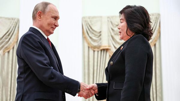 В Кремле состоялась встреча Президента России с Министром иностранных дел КНДР Цой Сон Хи - Sputnik Армения