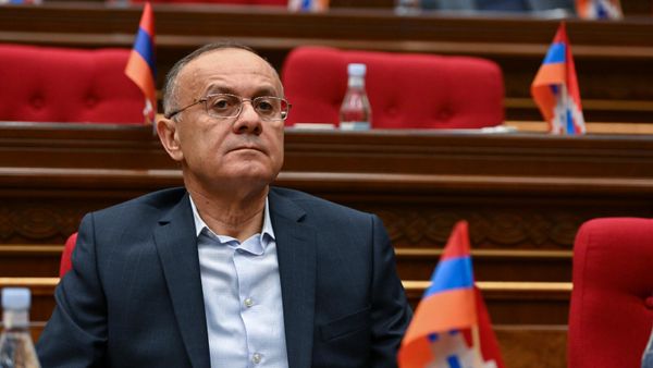 Сейран Оганян во время Парламентских слушании по предлагаемым изменениям в Избирательном кодексе РА (8 ноября 2024). Еревaн - Sputnik Армения
