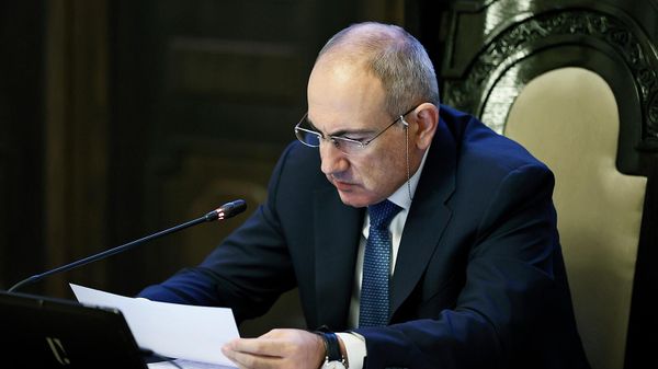 Премьер-министр Никол Пашинян на очередном заседании правительства (15 ноября 2024). Еревaн - Sputnik Армения