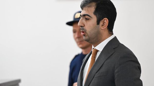 Адвокат Арам Орбелян во время суда по делу Роберта Кочаряна (28 ноября 2024). Еревaн - Sputnik Армения
