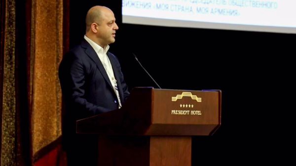 Директор и главный идеолог общественного форума Россия-Армения, председатель общественного движения Моя страна, моя Армения Мгер Аветисян во время Общественного форума Россия-Армения (29 ноября 2024). Москвa - Sputnik Армения